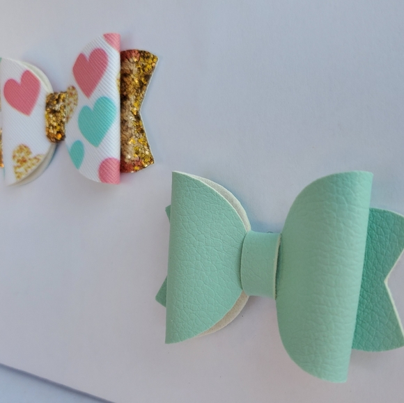 Heart and Teal Bow Set - Picture 2 of 3
